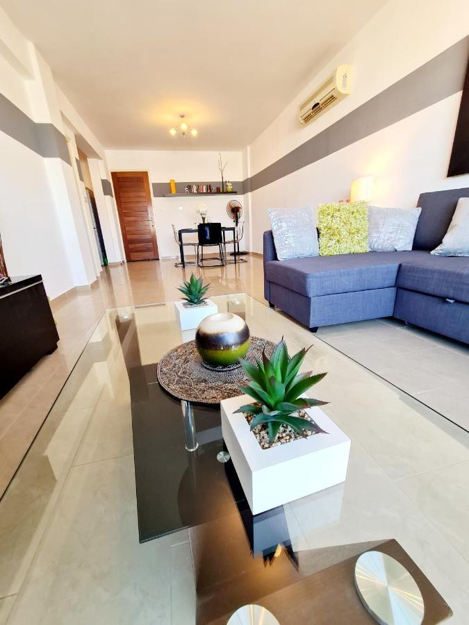 Stunning Apartment C106 With Balcony Looking Over Pool Peyia Exterior photo