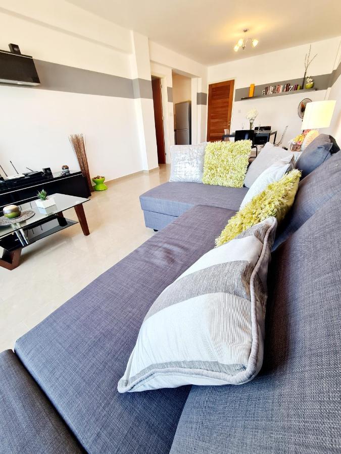 Stunning Apartment C106 With Balcony Looking Over Pool Peyia Exterior photo