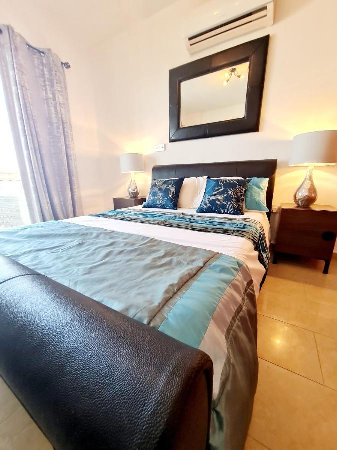 Stunning Apartment C106 With Balcony Looking Over Pool Peyia Exterior photo