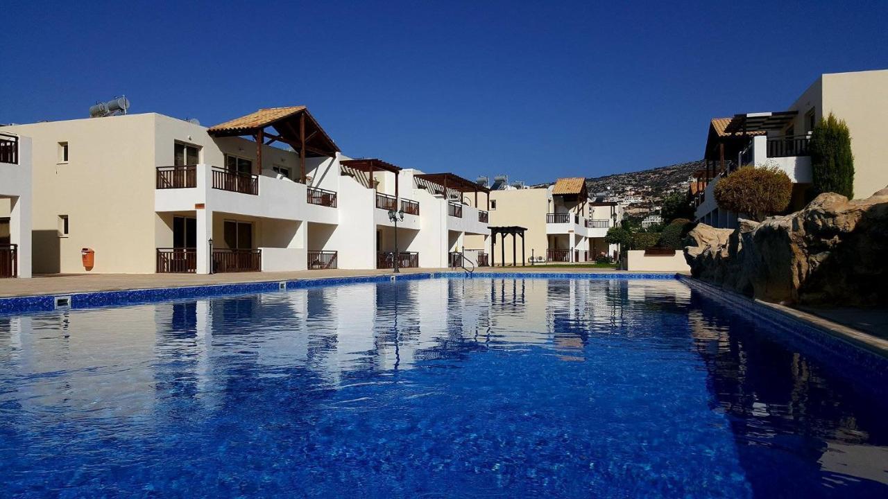 Stunning Apartment C106 With Balcony Looking Over Pool Peyia Exterior photo
